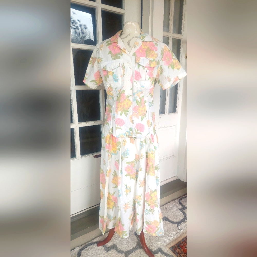 Chaus Vintage Short Sleeve Button Down Top and Skirt Set Size Med